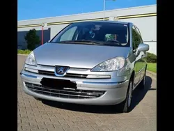 Grau Gebraucht 2009 Peugeot 807 Van / Kleinbus | 1.900 €