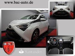 Weiß Gebraucht 2021 Toyota Aygo X-play Kleinwagen | 11.450 € (Fairer Preis)
