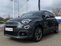 Grau Gebraucht 2024 Fiat 500X Dolcevita SUV | 23.180 €