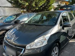 Grau Gebraucht 2014 Peugeot 208 Active Kleinwagen | 6.499 € (Fairer Preis)
