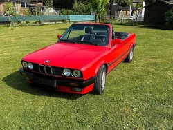 Rot Gebraucht 1993 BMW 318 Cabriolet Cabrio | 13.900 €