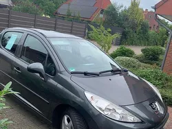 Grau Gebraucht 2010 Peugeot 207 Tendance Limousine | 2.200 € (Guter Preis)
