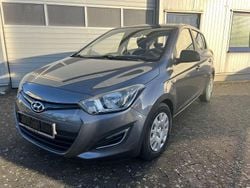 Grau Gebraucht 2014 Hyundai i20 Edition Limousine | 3.900 € (Guter Preis)
