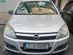 Grau Gebraucht 2005 Opel Astra Kleinwagen | 1.700 € (Fairer Preis)