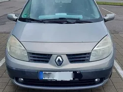 Grau Gebraucht 2005 Renault Scénic II Van / Kleinbus | 800 € (Superpreis)