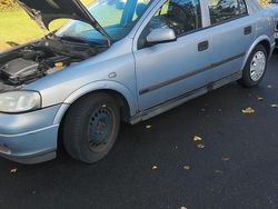 Grau Gebraucht 2003 Opel Astra Limousine | 950 €
