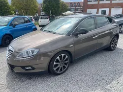 Beige Gebraucht 2013 Lancia Delta Kombi | 6.900 € (Fairer Preis)