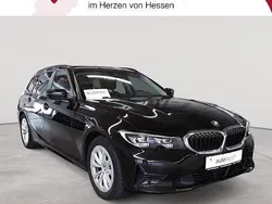 Saphirschwarz metallic Gebraucht 2022 BMW 318 Advantage Kombi | 25.290 € (Guter Preis)