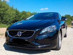 Schwarz Gebraucht 2015 Volvo V40 Linje You! Kombi | 11.500 € (Fairer Preis)