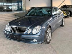 Blau Gebraucht 2004 Mercedes E500 Limousine | 12.499 € (Etwas zu teuer)