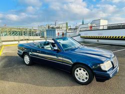 Blau Gebraucht 1995 Mercedes E220 Cabrio | 18.000 €