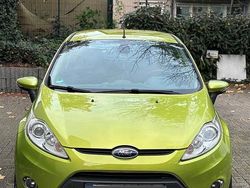 Grün Gebraucht 2010 Ford Fiesta Kleinwagen | 2.200 €