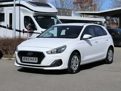Polar white Gebraucht 2020 Hyundai i30 Select Limousine | 13.290 € (Guter Preis)