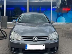 Grau Gebraucht 2004 VW Golf V Kleinwagen | 4.500 € (Fairer Preis)