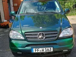 Grün Gebraucht 2000 Mercedes ML320 SUV | 4.500 € (Fairer Preis)