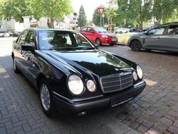 Schwarz Gebraucht 1998 Mercedes E200 Elegance Limousine | 3.500 € (Guter Preis)