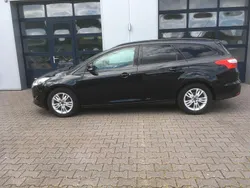 Schwarz Gebraucht 2011 Ford Focus Limousine | 6.900 € (Teuer)
