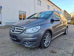 Grau Gebraucht 2009 Mercedes 200 Limousine | 4.990 € (Superpreis)