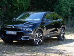 Schwarz Gebraucht 2024 Citroën C4 PureTech Limousine | 22.900 € (Fairer Preis)