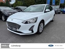 Weiß (frostweiß) Gebraucht 2021 Ford Focus Trend Limousine | 13.710 € (Superpreis)