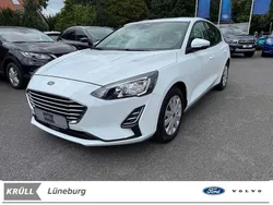 Weiß (frostweiß) Gebraucht 2021 Ford Focus Trend Limousine | 14.788 € (Superpreis)