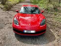 Rot Gebraucht 2024 Porsche 718 Coupé | 99.718 €