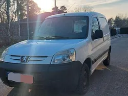 Weiß Gebraucht 2007 Peugeot Partner Comfort Van / Kleinbus | 2.500 €
