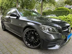 Grau Gebraucht 2021 Mercedes C300 AMG Kombi | 35.100 € (Fairer Preis)