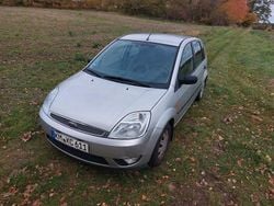 Silber Gebraucht 2002 Ford Fiesta Ghia Limousine | 1.200 € (Superpreis)