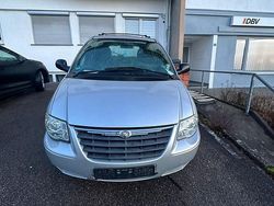 Silber Gebraucht 2005 Chrysler Voyager Van / Kleinbus | 990 € (Guter Preis)