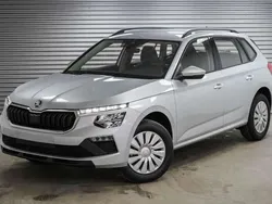 Brillant silber metallic (8e) Gebraucht 2025 Skoda Kamiq Essence SUV | 22.989 € (Guter Preis)
