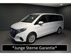 Arktikweiß Gebraucht 2024 Mercedes EQV250 Long Van / Kleinbus | 45.670 €