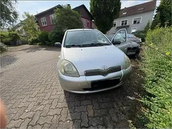 Silber Gebraucht 2004 Toyota Yaris Kleinwagen | 1.500 € (Superpreis)