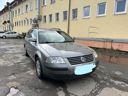 Grau Gebraucht 2004 VW Passat Kombi | 1.350 € (Guter Preis)