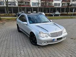 Grau Gebraucht 2007 Mercedes C200 Limousine | 4.000 €