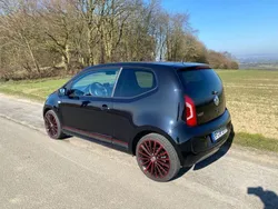 Schwarz Gebraucht 2016 VW up! Kleinwagen | 9.999 € (Etwas zu teuer)