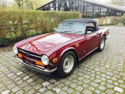 Violett Gebraucht 1973 Triumph TR6 Cabrio | 20.000 €