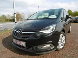 Schwarz Gebraucht 2018 Opel Zafira Tourer Van / Kleinbus | 10.650 € (Fairer Preis)