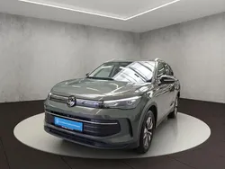 Grün Gebraucht 2024 VW Tiguan Life SUV | 42.600 € (Guter Preis)