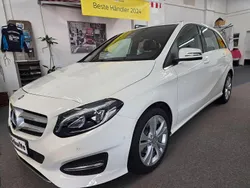 Weiß Gebraucht 2016 Mercedes B180 Urban Van / Kleinbus | 14.499 € (Fairer Preis)