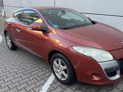 Orange Gebraucht 2010 Renault Mégane Coupé Coupé | 3.350 €
