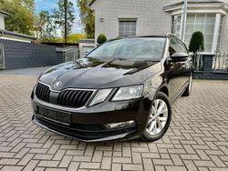 Schwarz Gebraucht 2020 Skoda Octavia Tour Kombi | 11.900 € (Superpreis)
