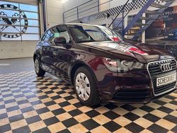 Rot Gebraucht 2011 Audi A1 Attraction Kleinwagen | 6.800 € (Fairer Preis)