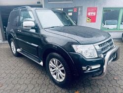 Schwarz Gebraucht 2016 Mitsubishi Pajero Top SUV | 20.490 €