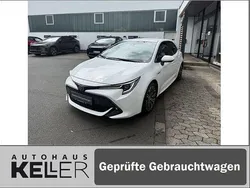 Schneeweiß Gebraucht 2021 Toyota Corolla Team Limousine | 22.460 € (Guter Preis)