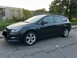 Schwarz Gebraucht 2014 Opel Astra Sport Kombi | 3.850 € (Superpreis)