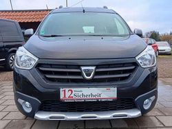 Schwarz Gebraucht 2017 Dacia Dokker Stepway Van / Kleinbus | 11.999 € (Fairer Preis)