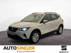 "candy" weiss Gebraucht 2024 Seat Arona Style SUV | 17.850 € (Fairer Preis)