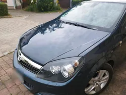 Grau Gebraucht 2010 Opel Astra Kleinwagen | 1.000 € (Guter Preis)