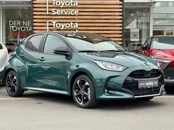 Grün Neu 2025 Toyota Yaris Plus Limousine | 30.490 € (Etwas zu teuer)